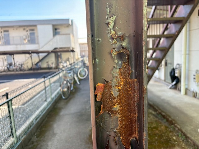 支柱部分が劣化した写真