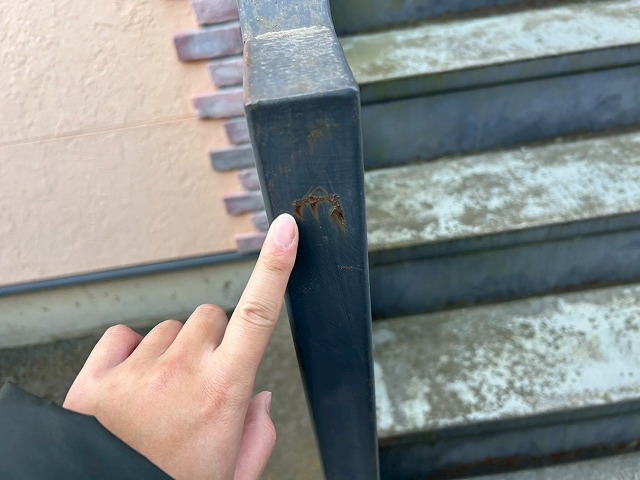 階段鉄部錆の写真