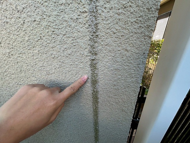 外壁目地部分の汚れ写真