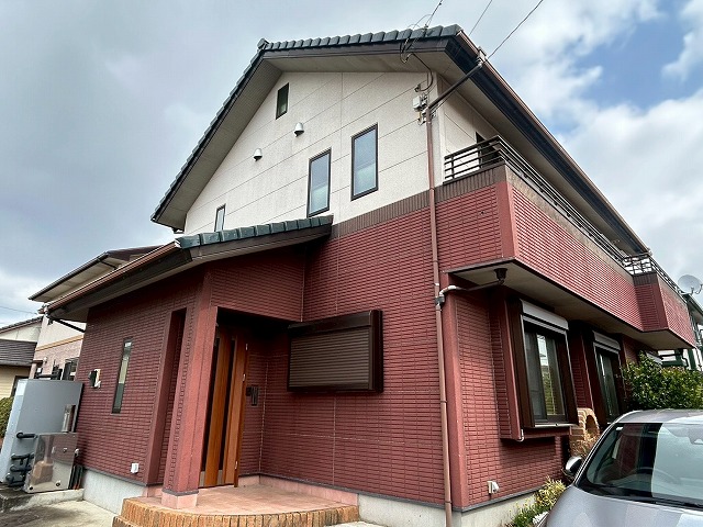 つくば市の2階建て住宅で外壁のひび割れ・コーキング劣化を調査 防水低下を防ぐ外装リフォームとは【街の外壁塗装やさん牛久龍ケ崎店】