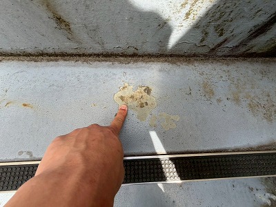 付帯部の塗膜剥がれ