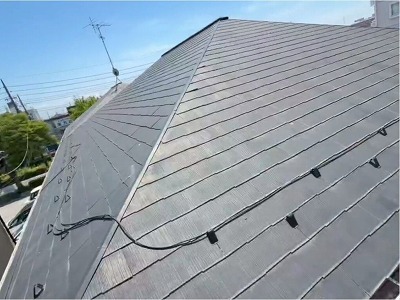 龍ケ崎市で外壁塗装前に確認した屋根の退色や目地のひび割れ、コーキング劣化の現地調査