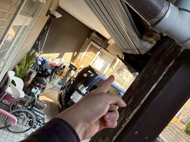 柱上部の隙間と傷み