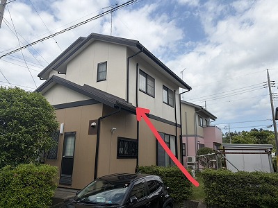 軒樋が欠損した外観