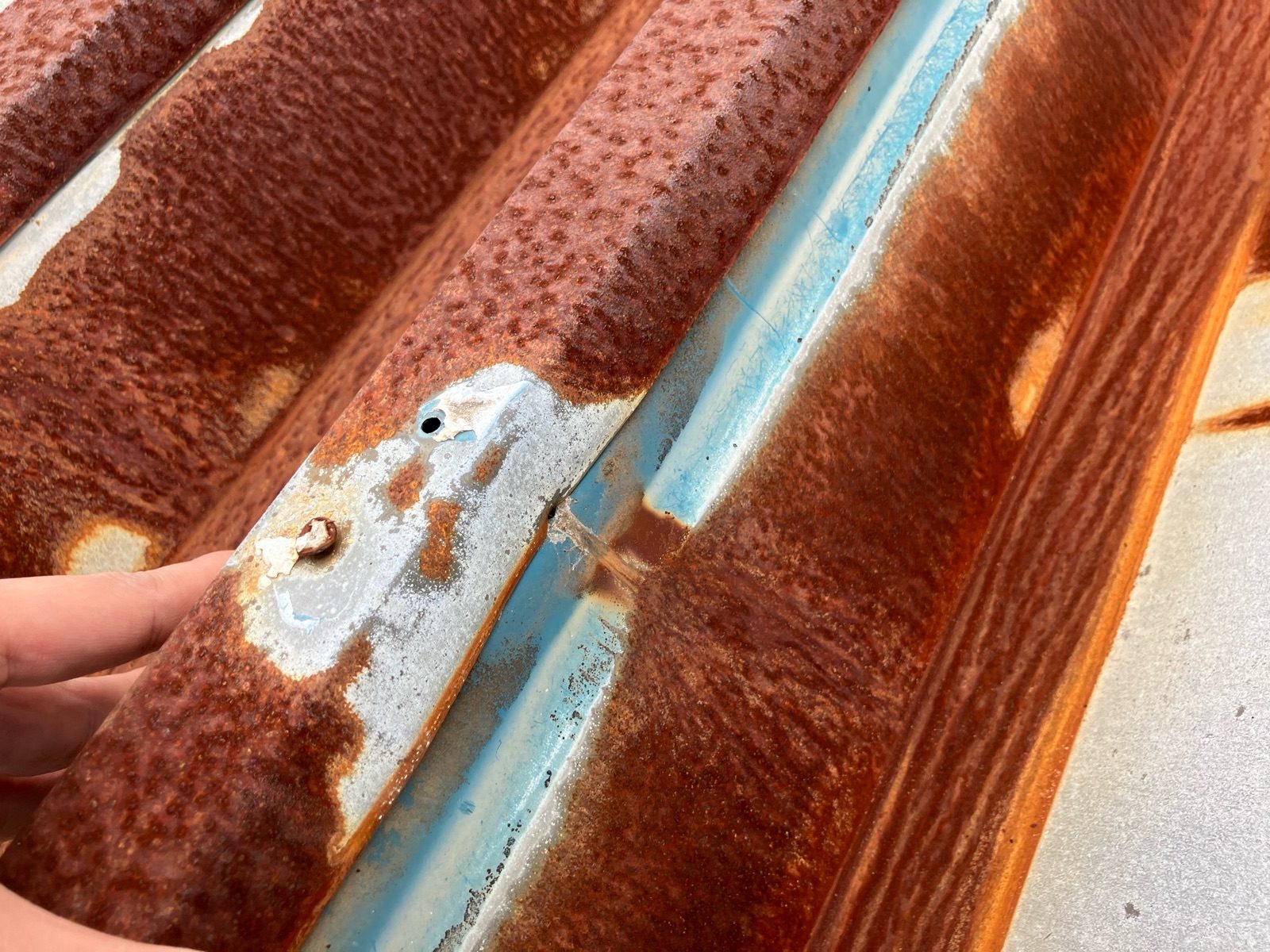 屋根部材の浮き写真